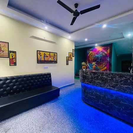 Hotel Manohar Rishīkesh Esterno foto