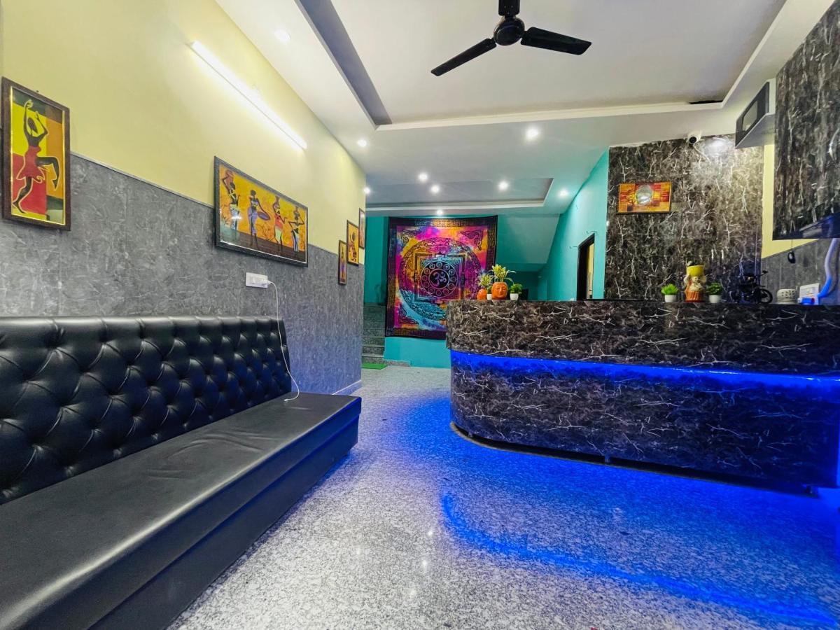 Hotel Manohar Rishīkesh Esterno foto