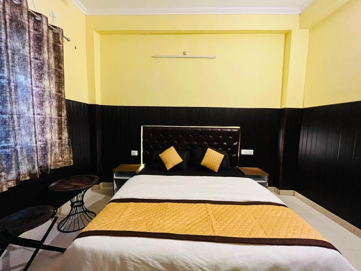 Hotel Manohar Rishīkesh Esterno foto